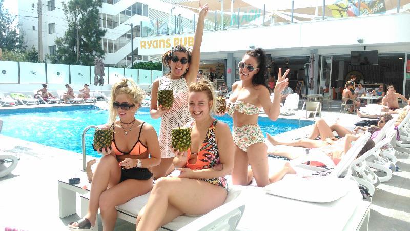 Aparthotel Ryans - Only Adults Ibiza città